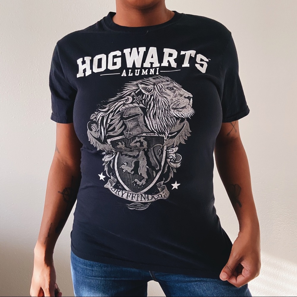 Hogwarts Gryffindor Alumni Tee